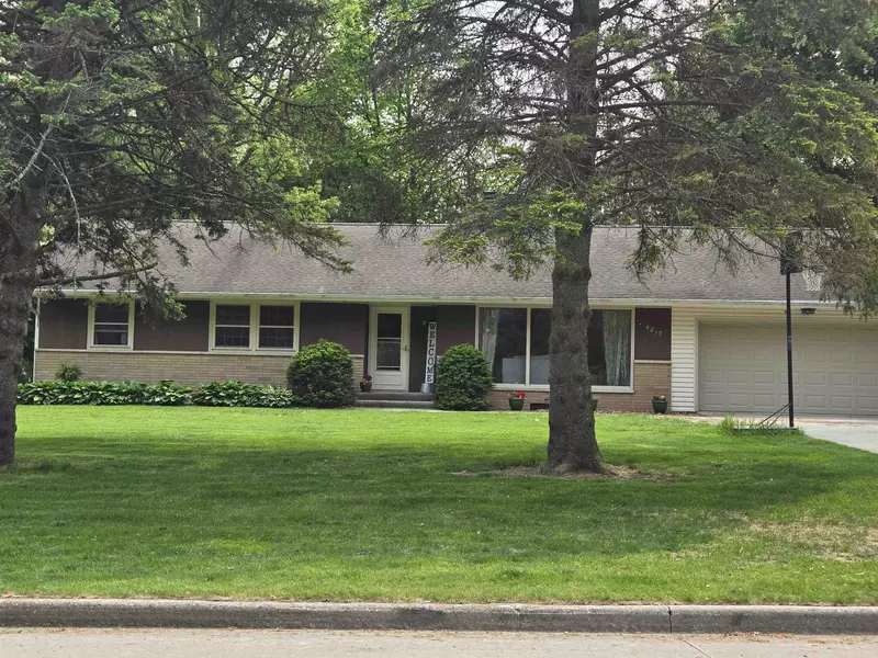 4817 MORGAN DR, Manitowoc, WI 54220-9999