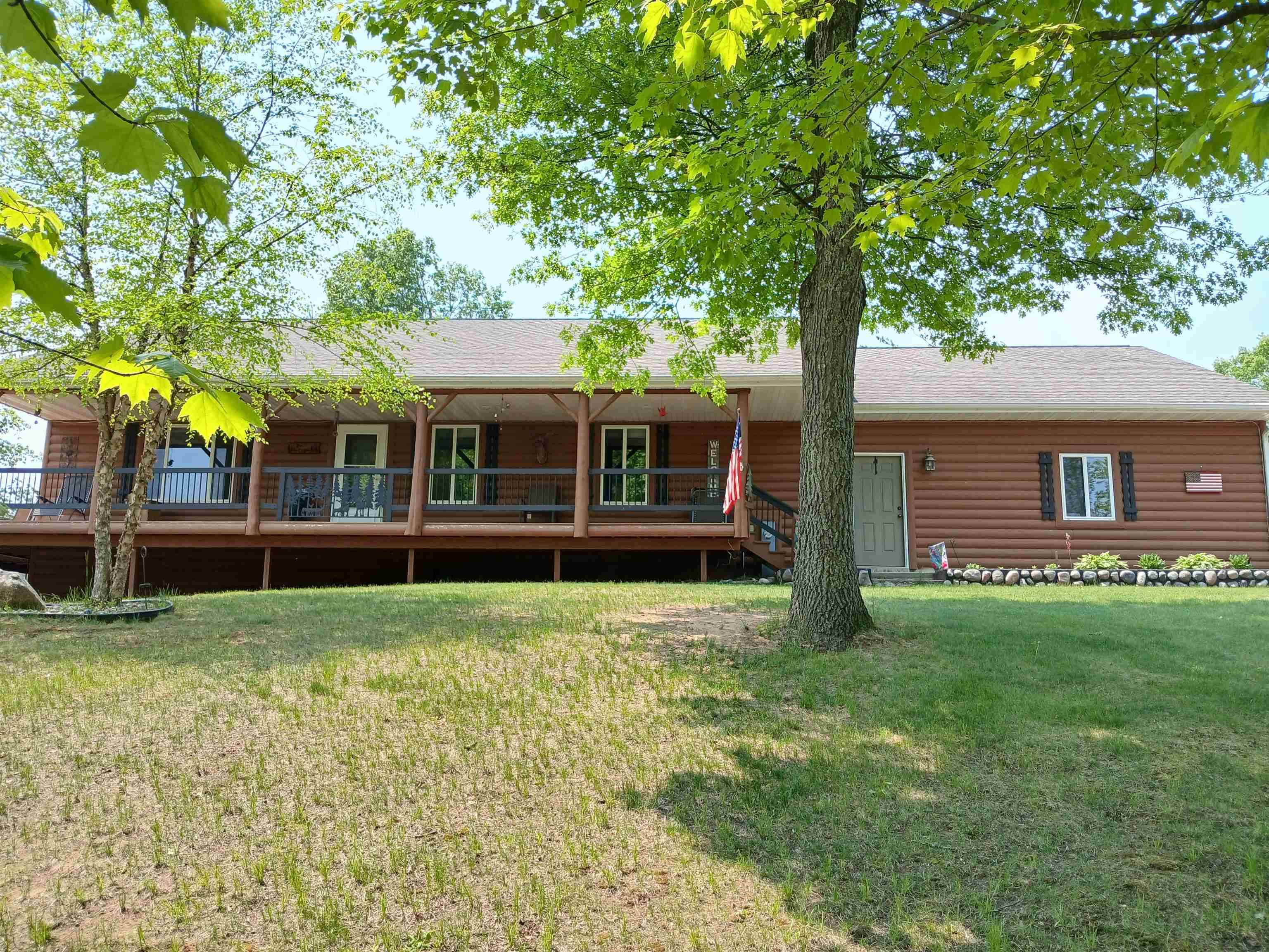 N9827 ABBEY RD, Crivitz, WI 54114-8185