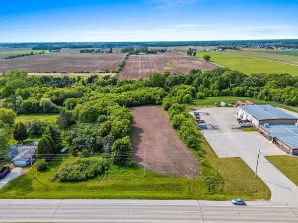 De Pere, WI 54115,MID VALLEY DR