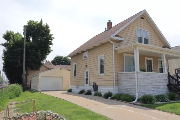 421 FULTON AVE, Oshkosh, WI 54901-4509
