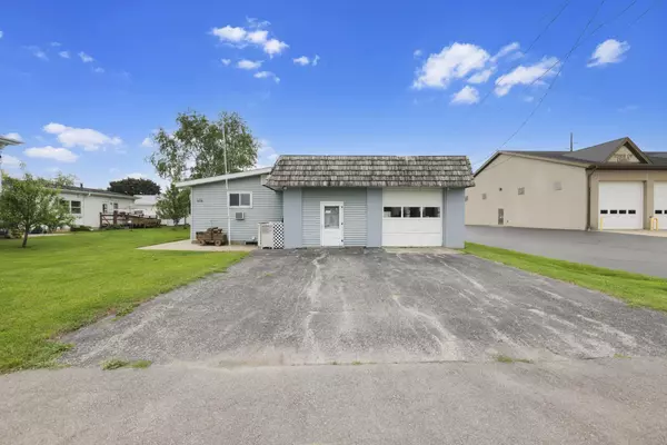 Omro, WI 54963,414 W HURON ST