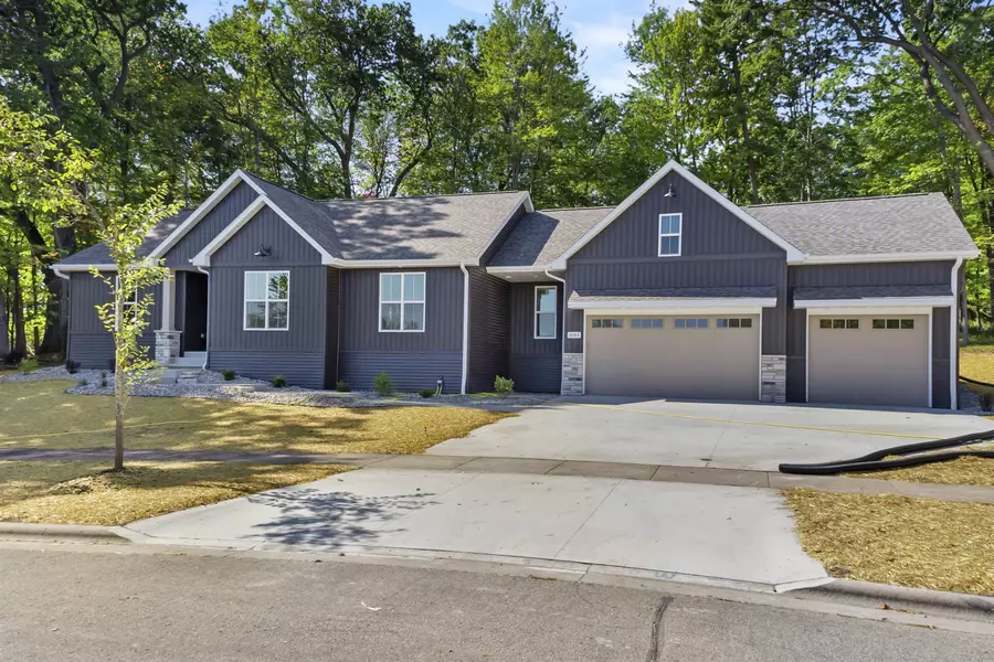 1085 STORDEUR DR, Green Bay, WI 54313