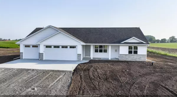 3698 WESTPOINT RD, Suamico, WI 54313