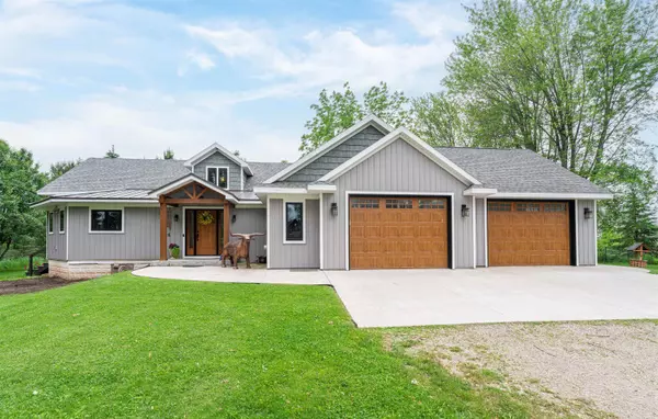 8079 COUNTY ROAD MM,  Larsen,  WI 54947