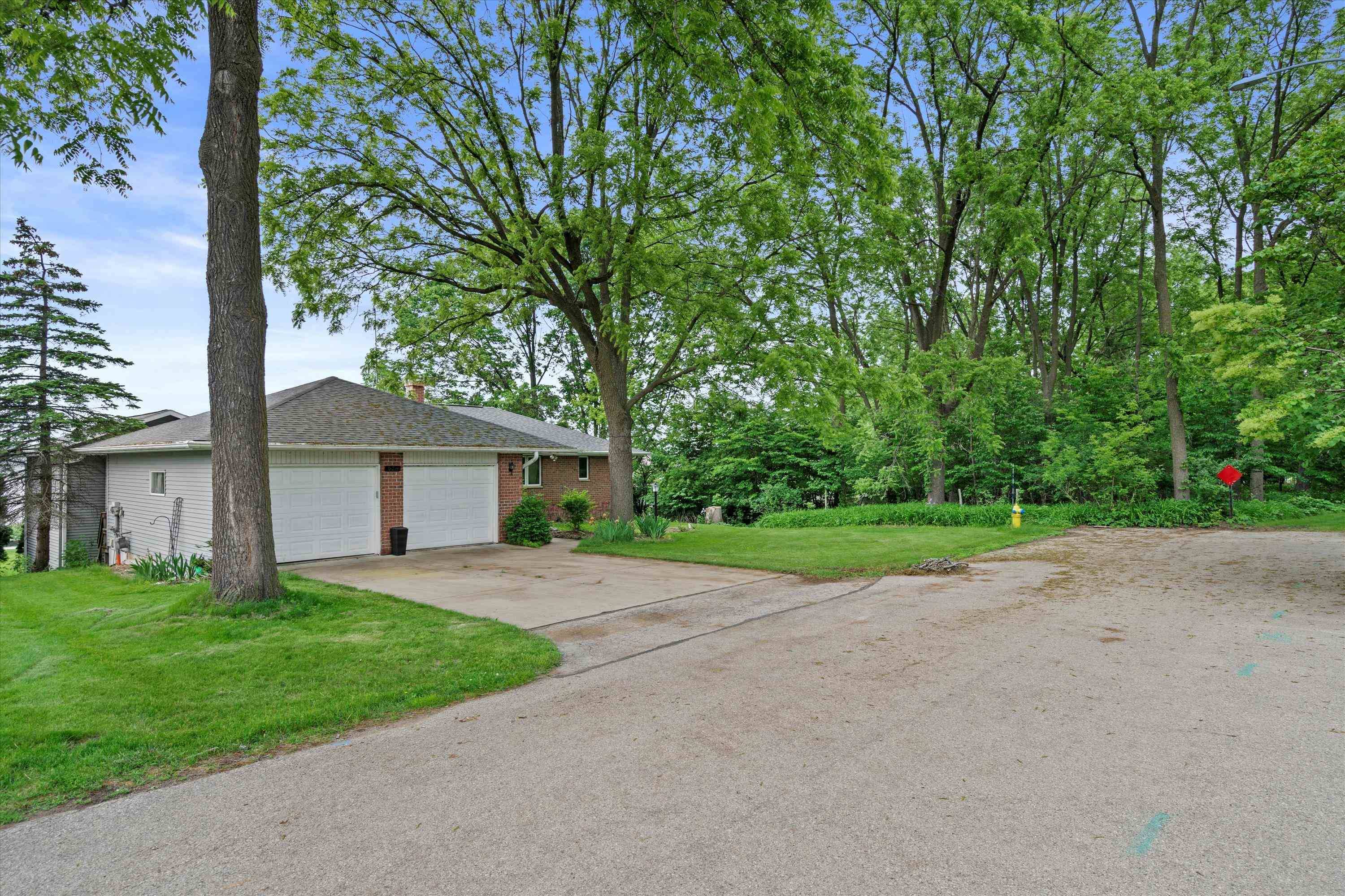 De Pere, WI 54115,626 N FRONT ST