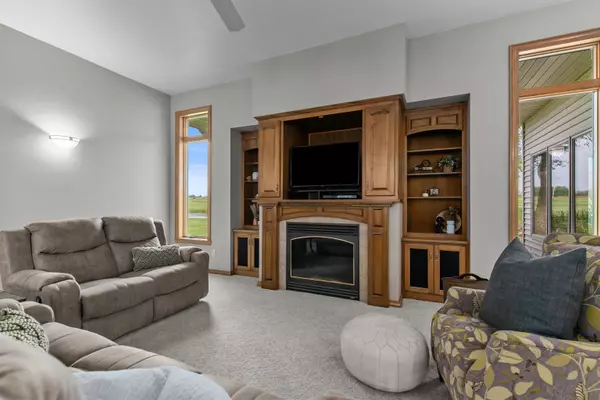 Wrightstown, WI 54180,562 ROYAL ST PATS DR