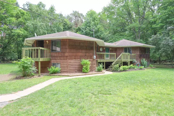 3421 SPUR LN, Suamico, WI 54313