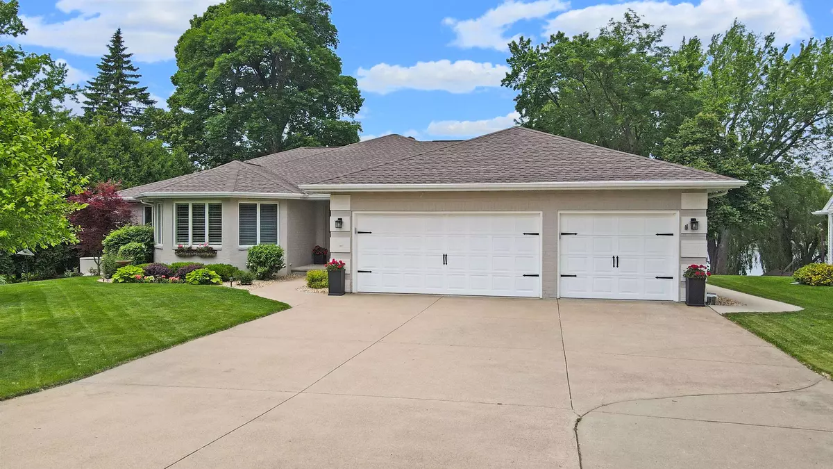 Menasha, WI 54952,1800 LAKESHORE DR