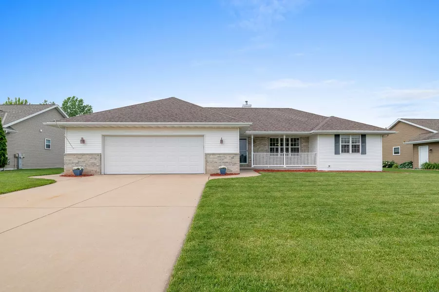 765 N MELCORN CIR, De Pere, WI 54115-7119
