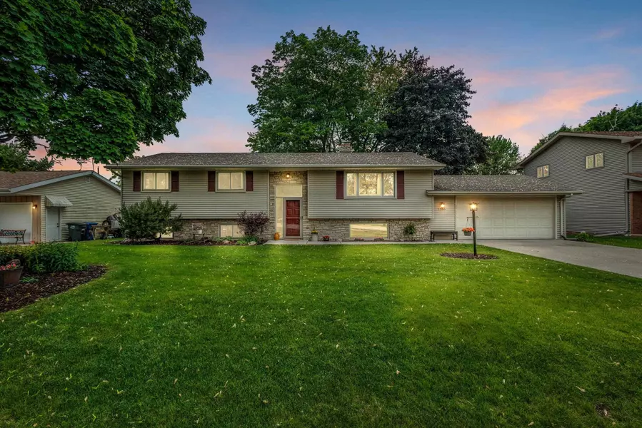 1266 HOME AVE, Menasha, WI 54952