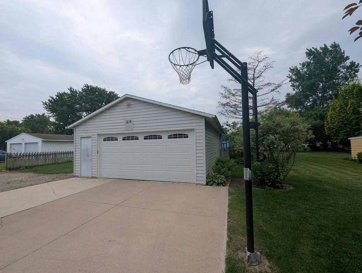 Oshkosh, WI 54902-5745,219 GUENTHER ST