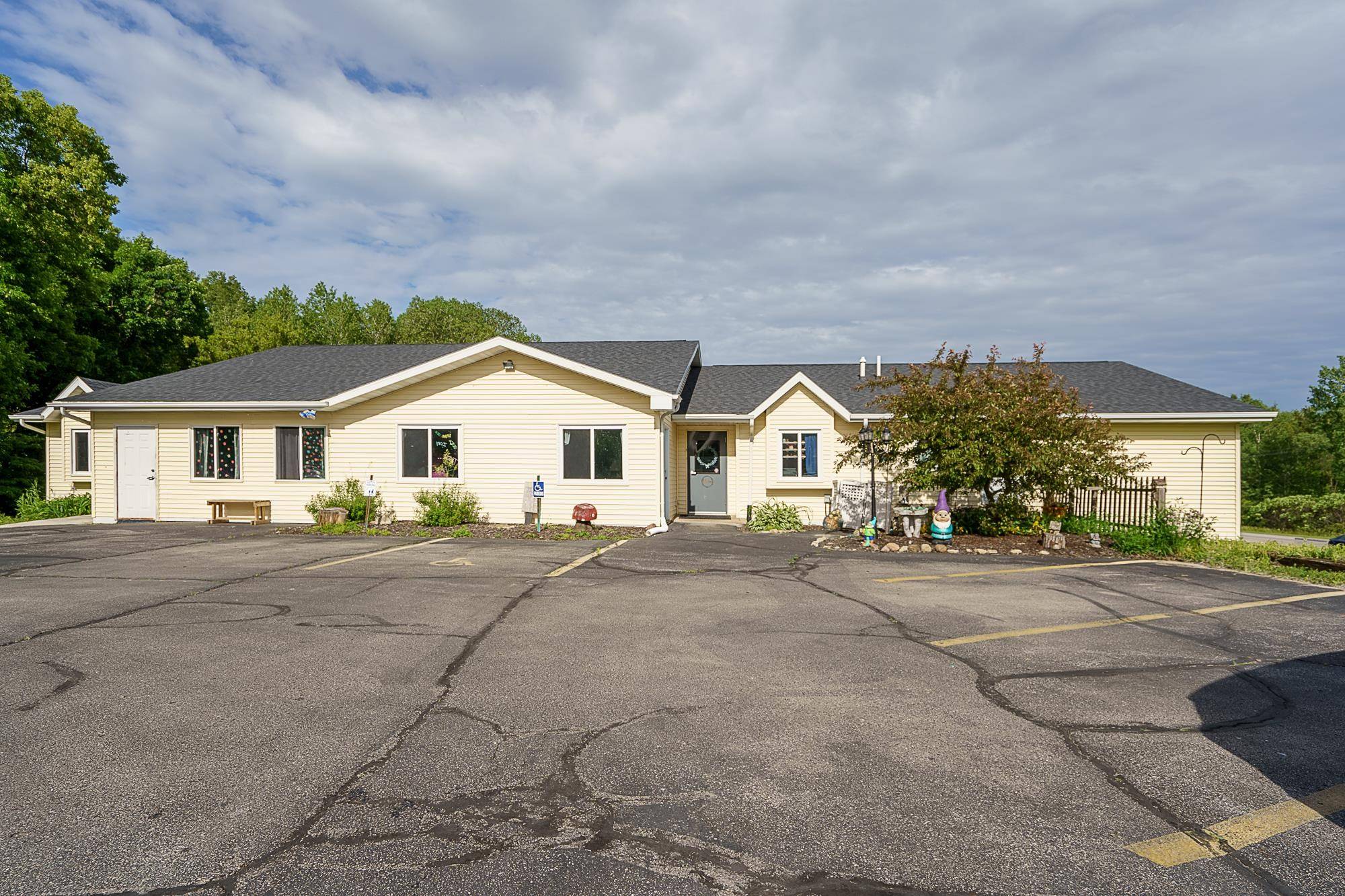 3900 CEDAR CT, Green Bay, WI 54313