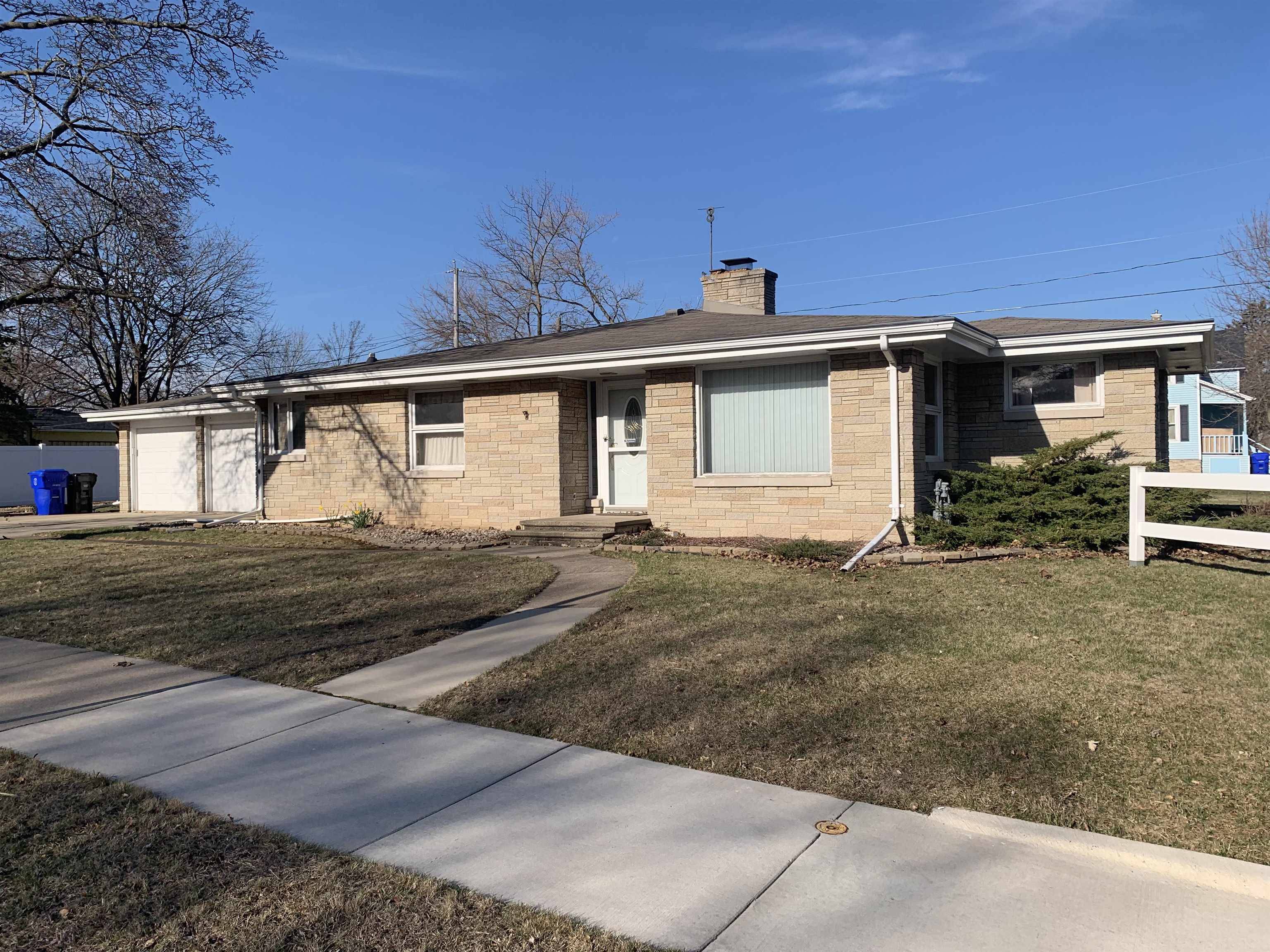 745 E CALUMET ST, Appleton, WI 54915