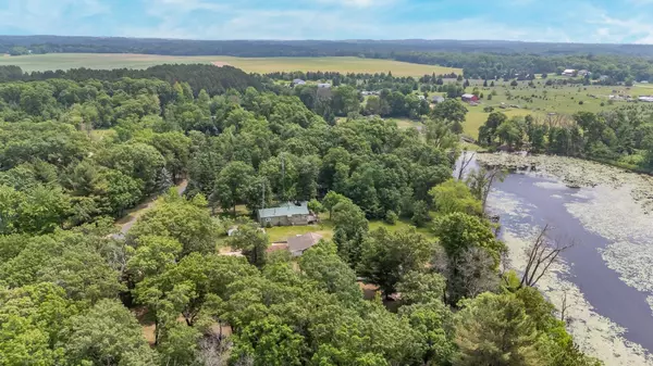 Almond, WI 54909,9079 BOELTER LAKE DR