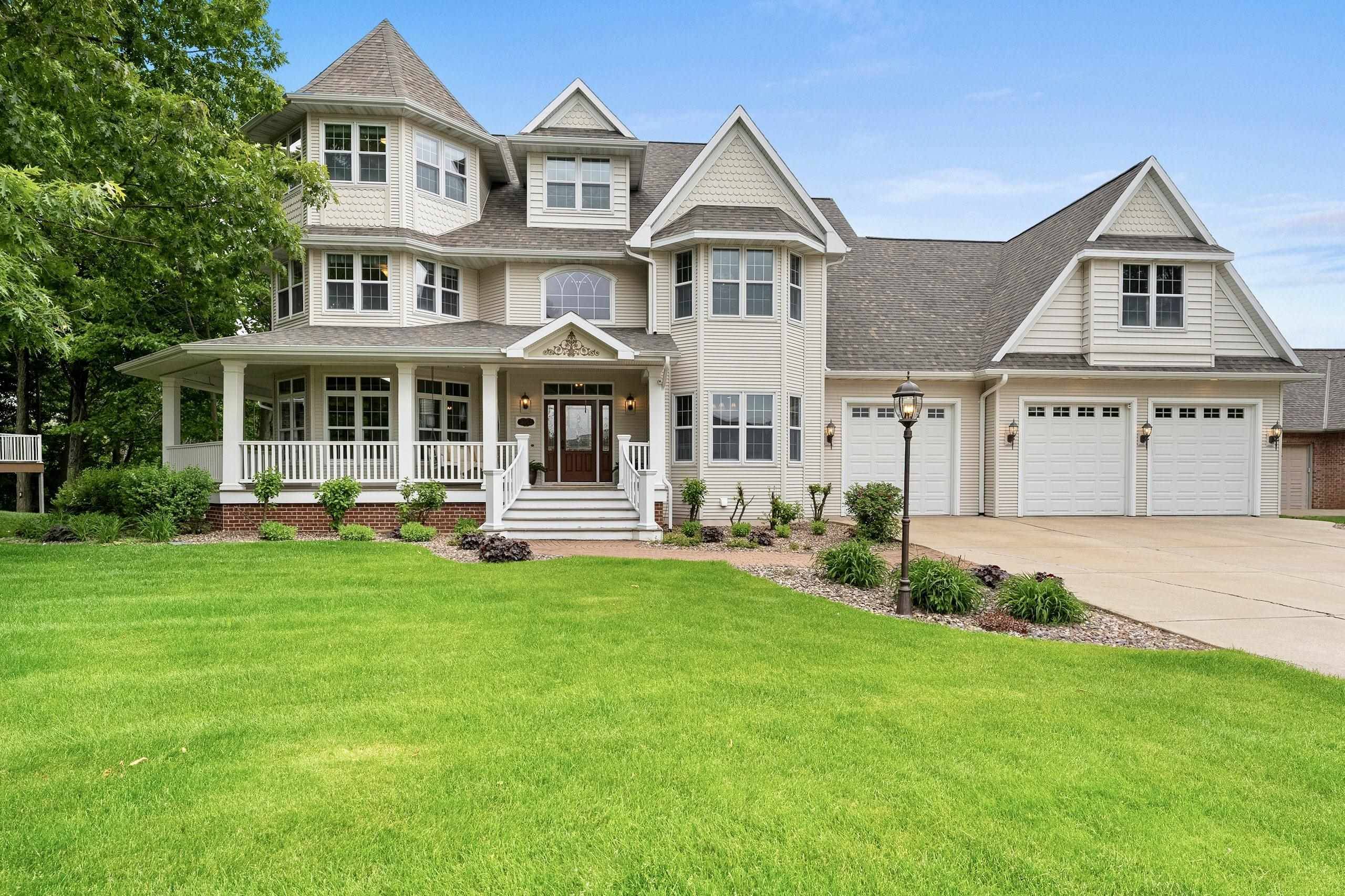 3052 WARM SPRINGS DR, Green Bay, WI 54311