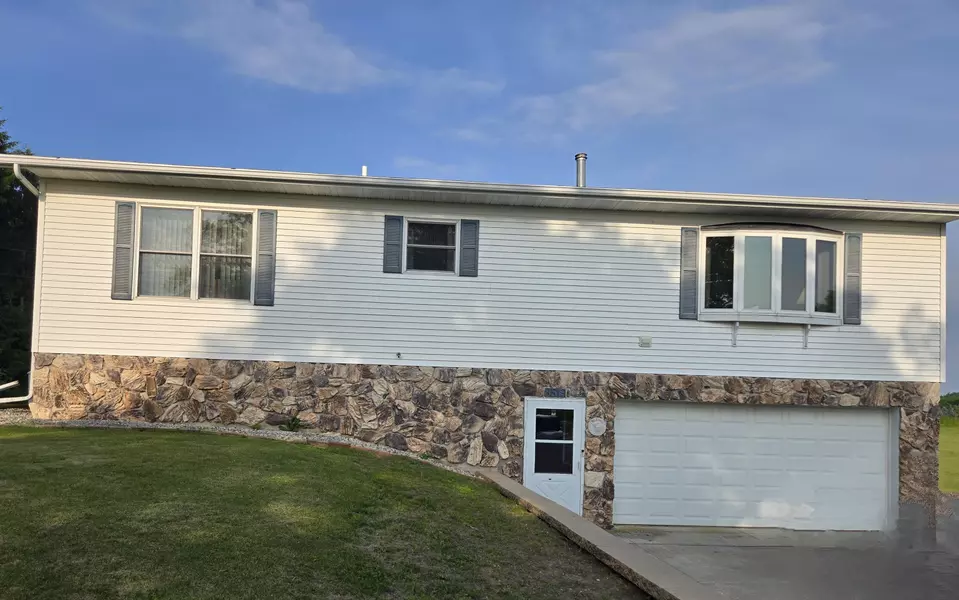 8519 PIGEON LAKE RD, Valders, WI 54245-9999