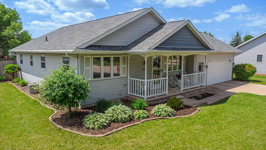 713 STRAWBERRY LN, Kimberly, WI 54136