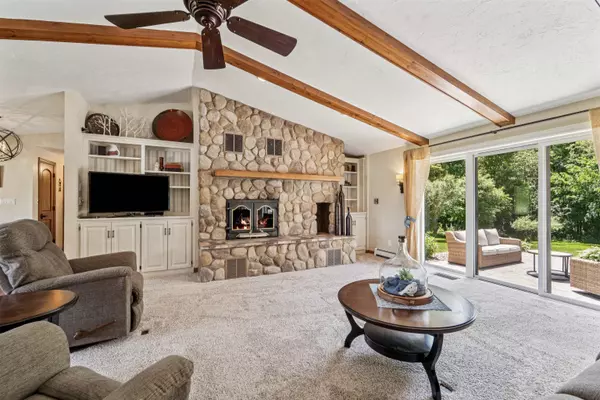 Hobart, WI 54155,3151 FERNDELL ACRES DR