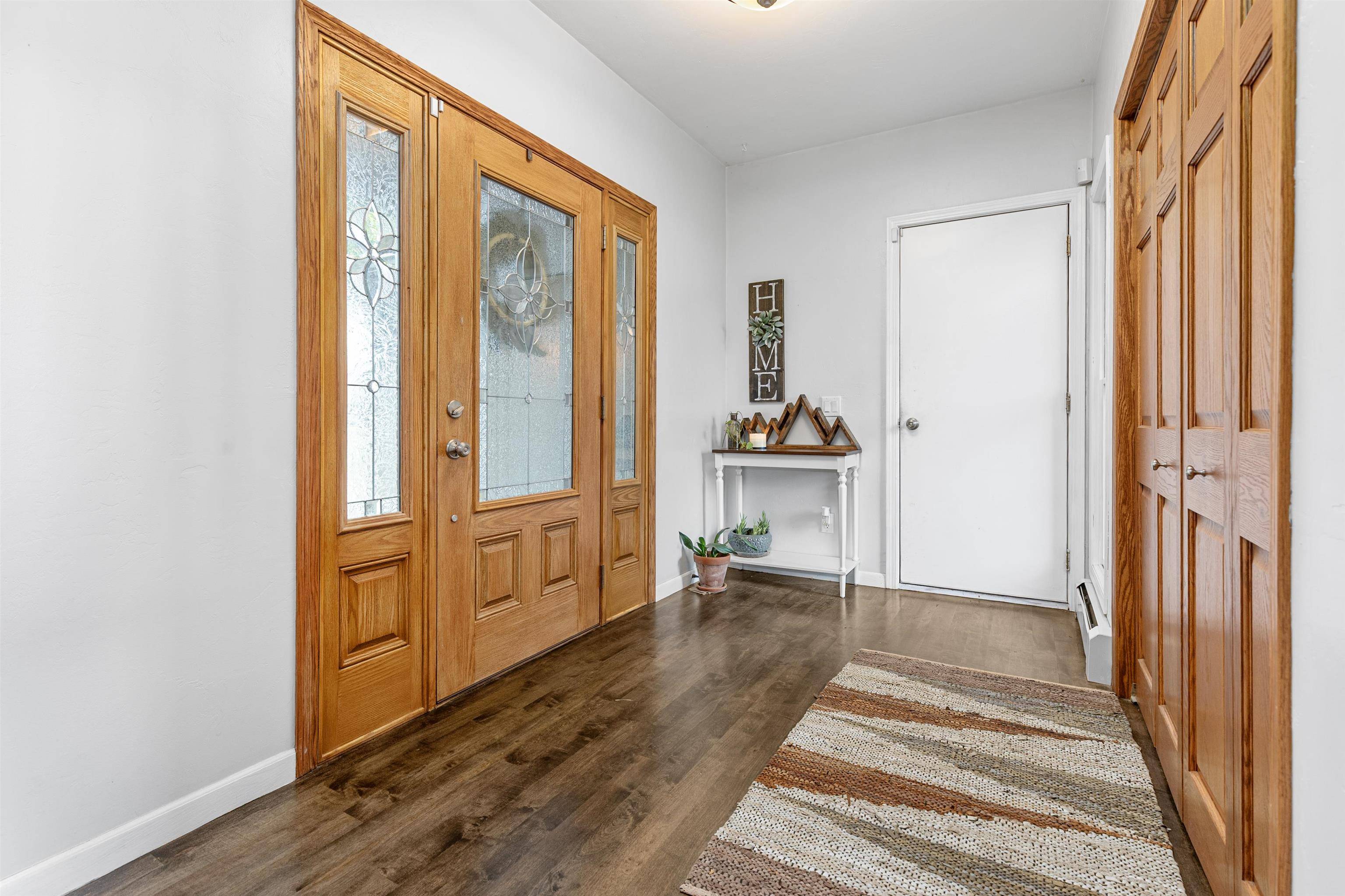 Neenah, WI 54956,166 VILLA DR