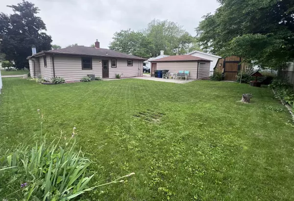 Green Bay, WI 54301,615 CLOVER LN