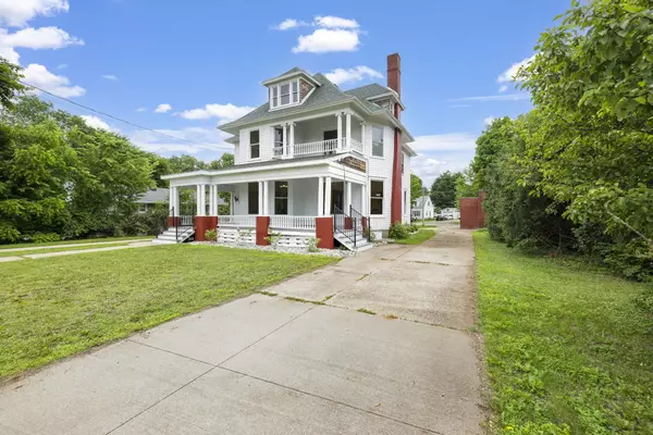 Weyauwega, WI 54983,205 W MAIN ST