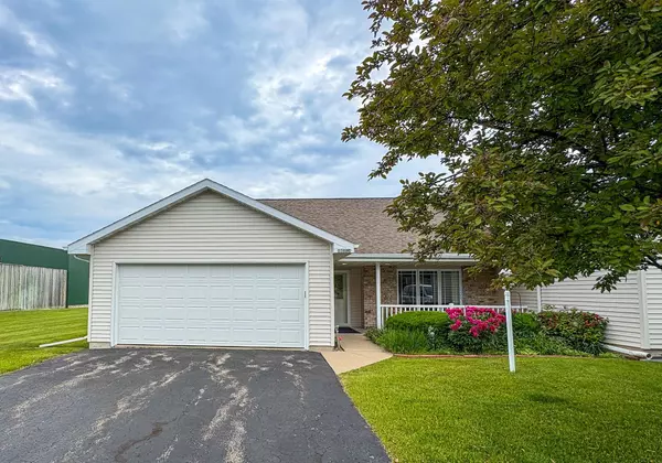 2360 PATRIOT LN #E, Oshkosh, WI 54904-6930