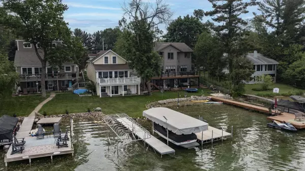 Waupaca, WI 54981,E1396 GRANDVIEW RD