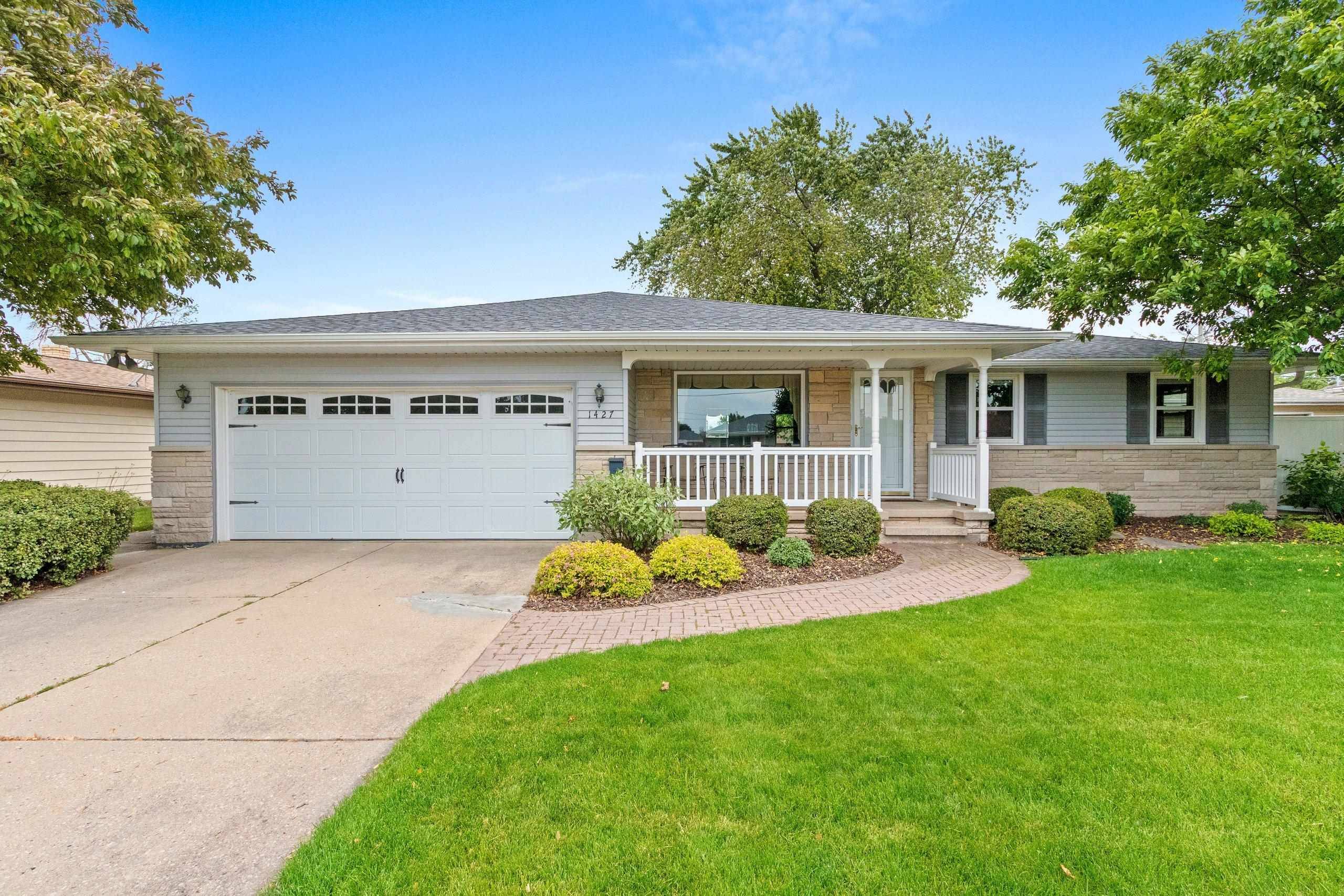 1427 W KIMBERLY AVE, Kimberly, WI 54136