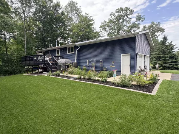Shawano, WI 54166,W4903 LAKE DR