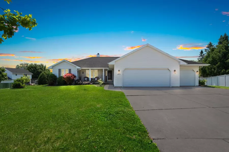2827 SNOWBIRD CT, Green Bay, WI 54313-9228