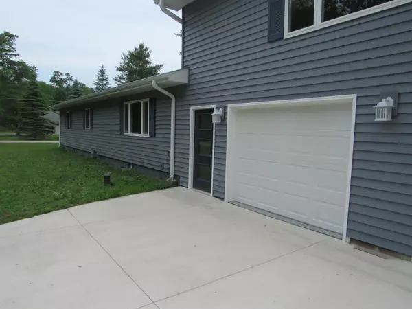Menominee, MI 49858,N1476 RIVER DR