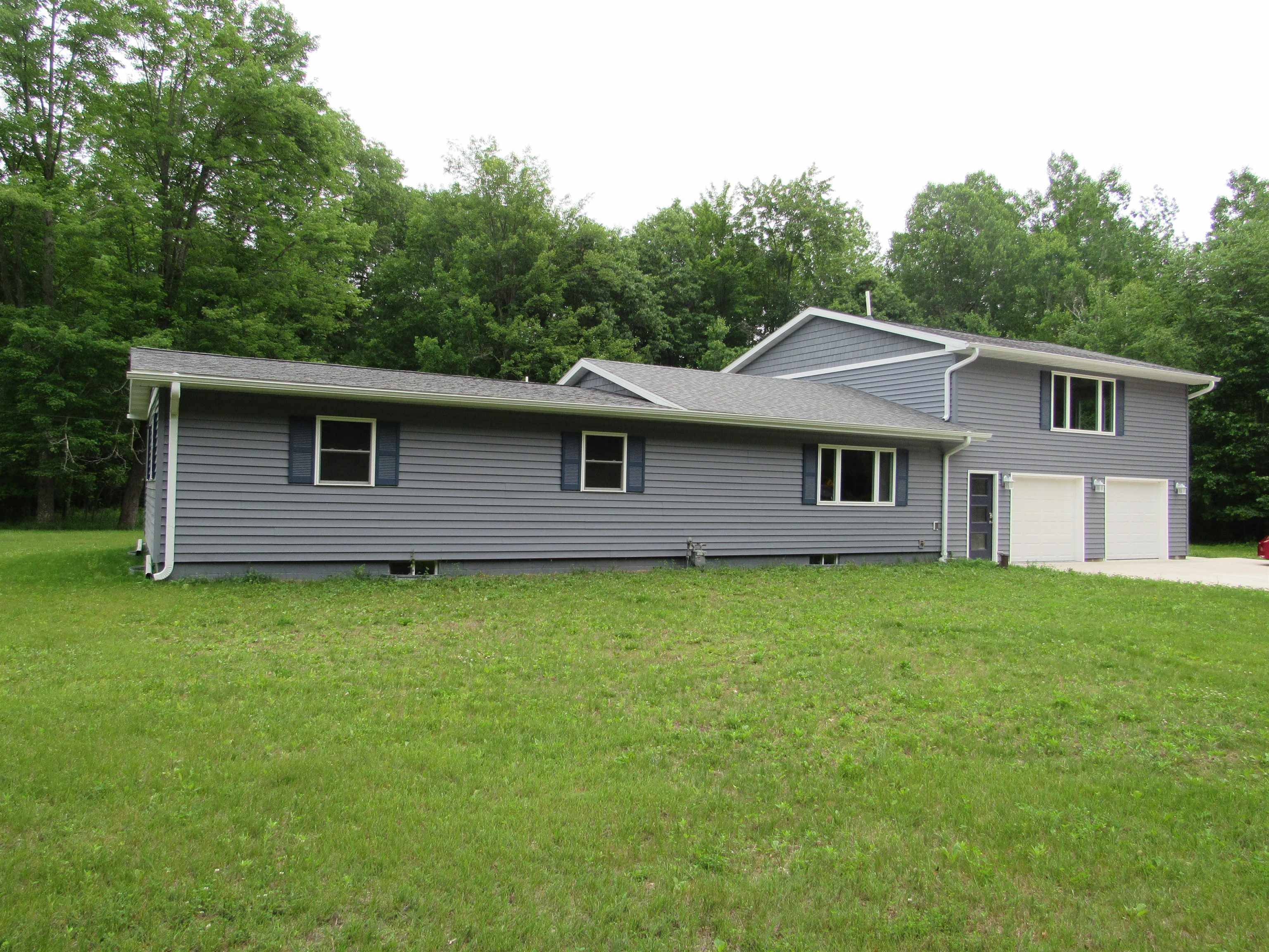 Menominee, MI 49858,N1476 RIVER DR