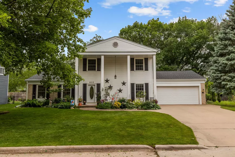 805 N CANTERBURY DR, Appleton, WI 54915