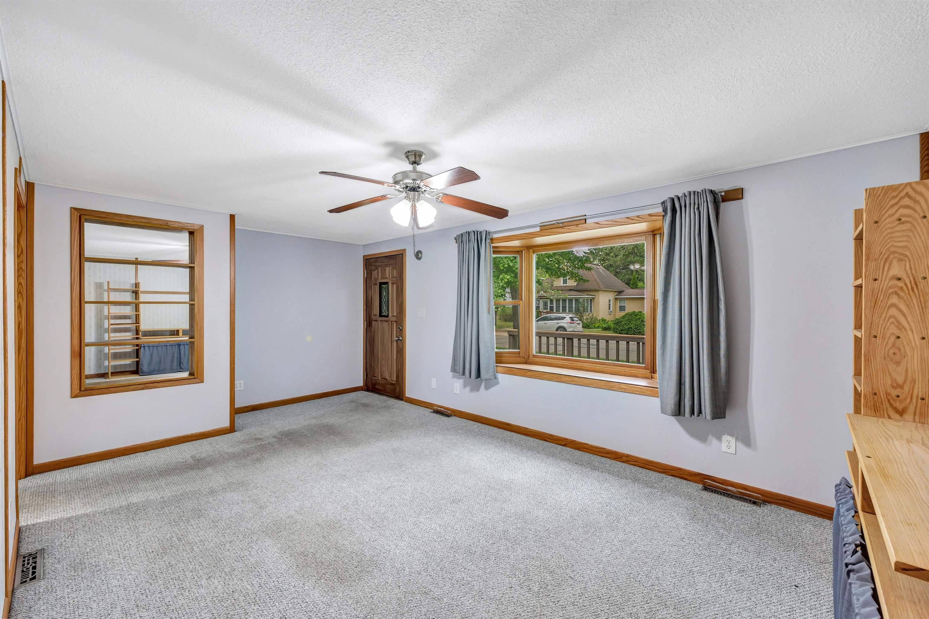 Adams, WI 53910,172 S PIERCE ST