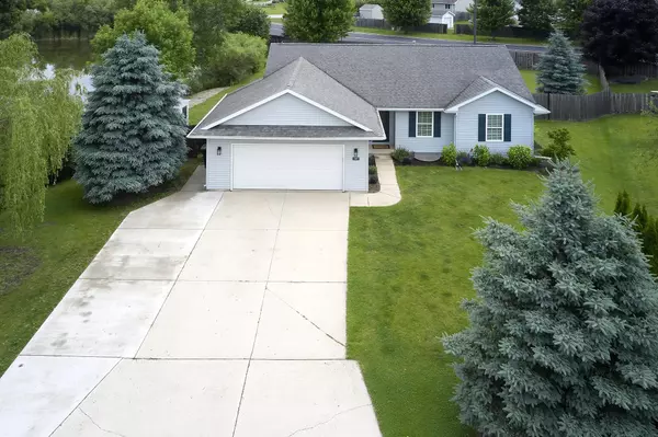 1567 MEADOW HEIGHTS CIR, Neenah, WI 54956