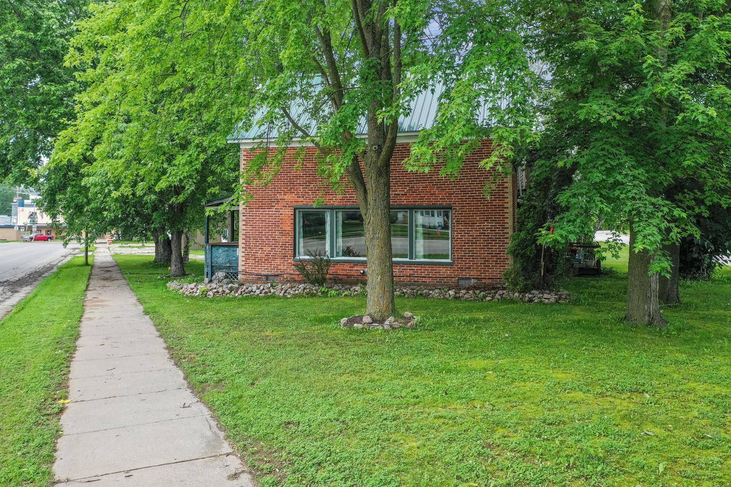 Gillett, WI 54124-9002,104 W MAIN ST