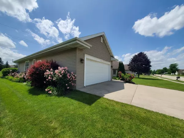 Fond Du Lac, WI 54935,1542 PRIMROSE LN