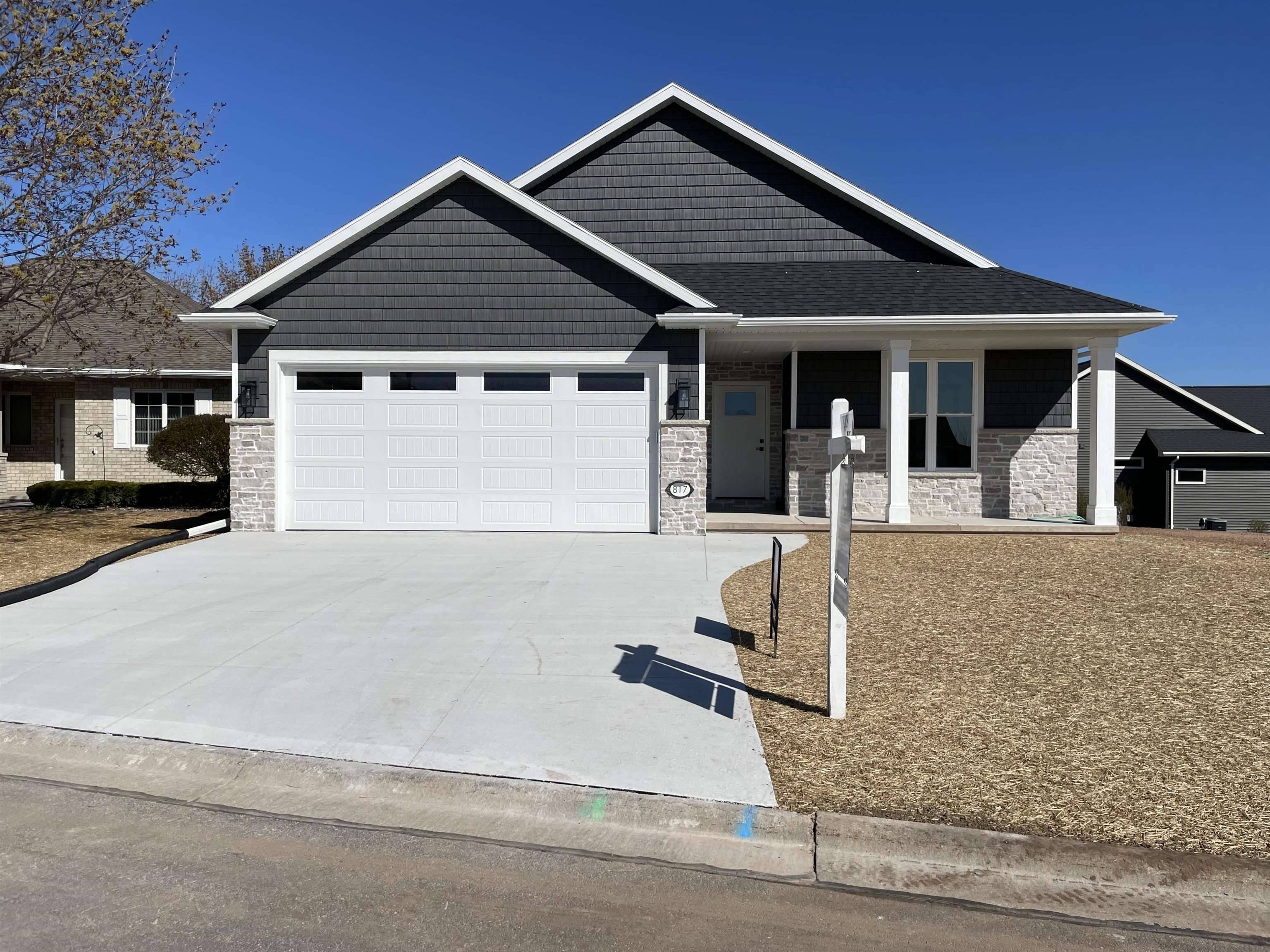817 KELSEY BROOK CT, Menasha, WI 54952