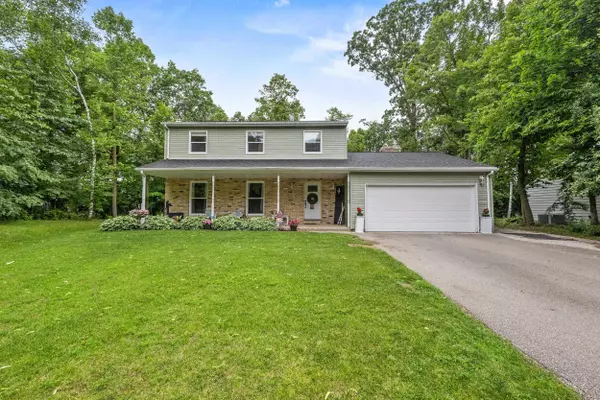 1218 WESTWOOD LN, Manitowoc, WI 54220