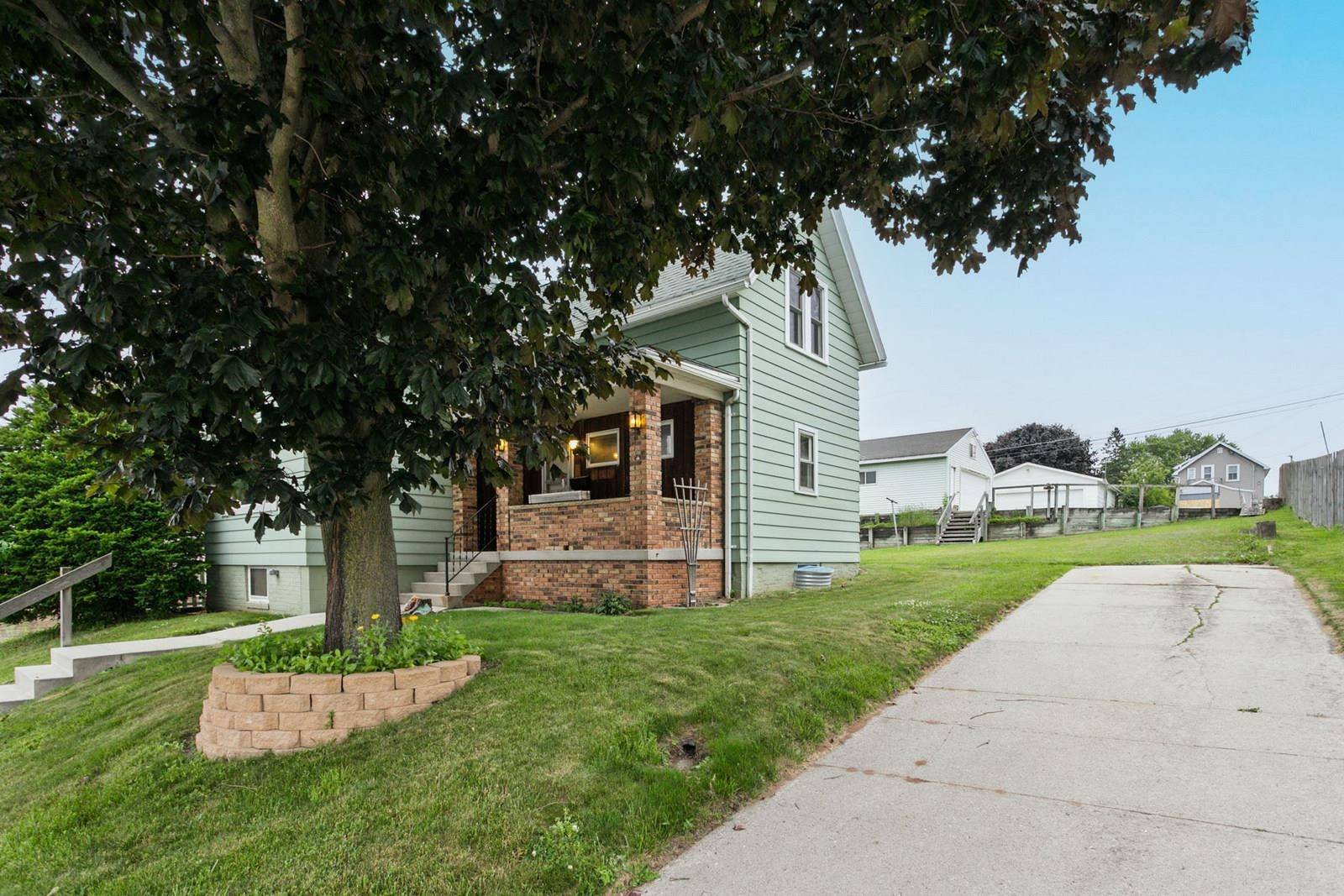 1301 S 24TH ST, Sheboygan, WI 53081