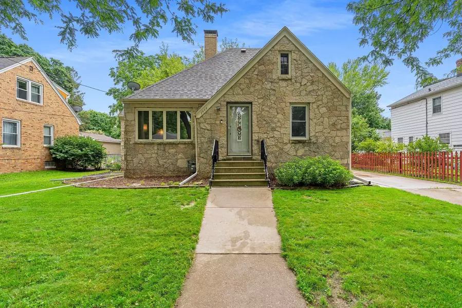 1065 KELLOGG ST, Green Bay, WI 54303
