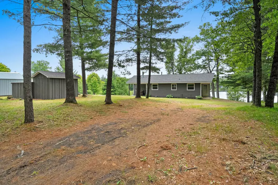 N16710 NORTH LAKE LN, Pembine, WI 54156