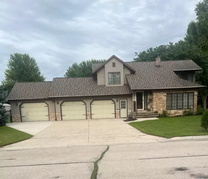 54 N CREEK ST, Hilbert, WI 54129