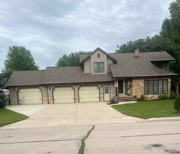 54 N CREEK ST, Hilbert, WI 54129