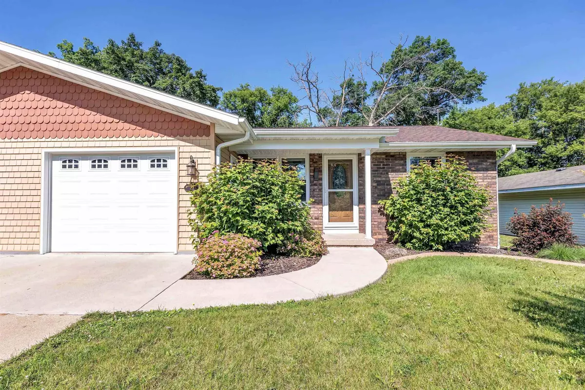 Shawano, WI 54166-3157,833 S PARK ST