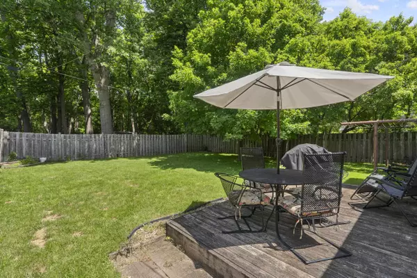 Appleton, WI 54915-1107,1120 RED OAK LN