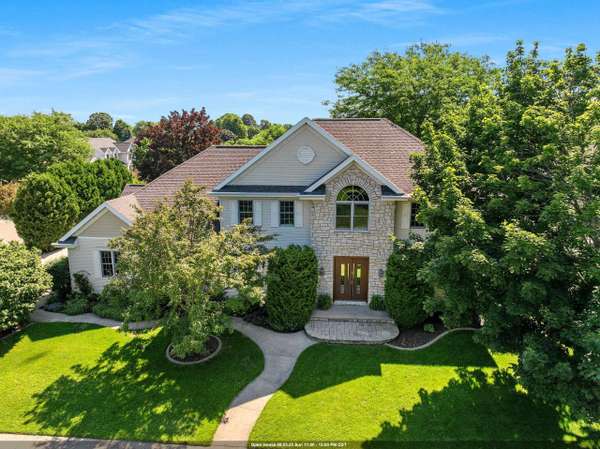 1404 MAHLER BLVD, Neenah, WI 54956