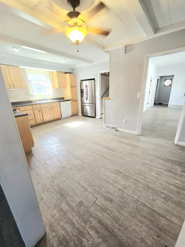 Oshkosh, WI 54902,1131 W 6TH AVE