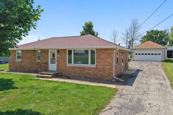 2565 ST KILIAN RD, New Franken, WI 54229-9718