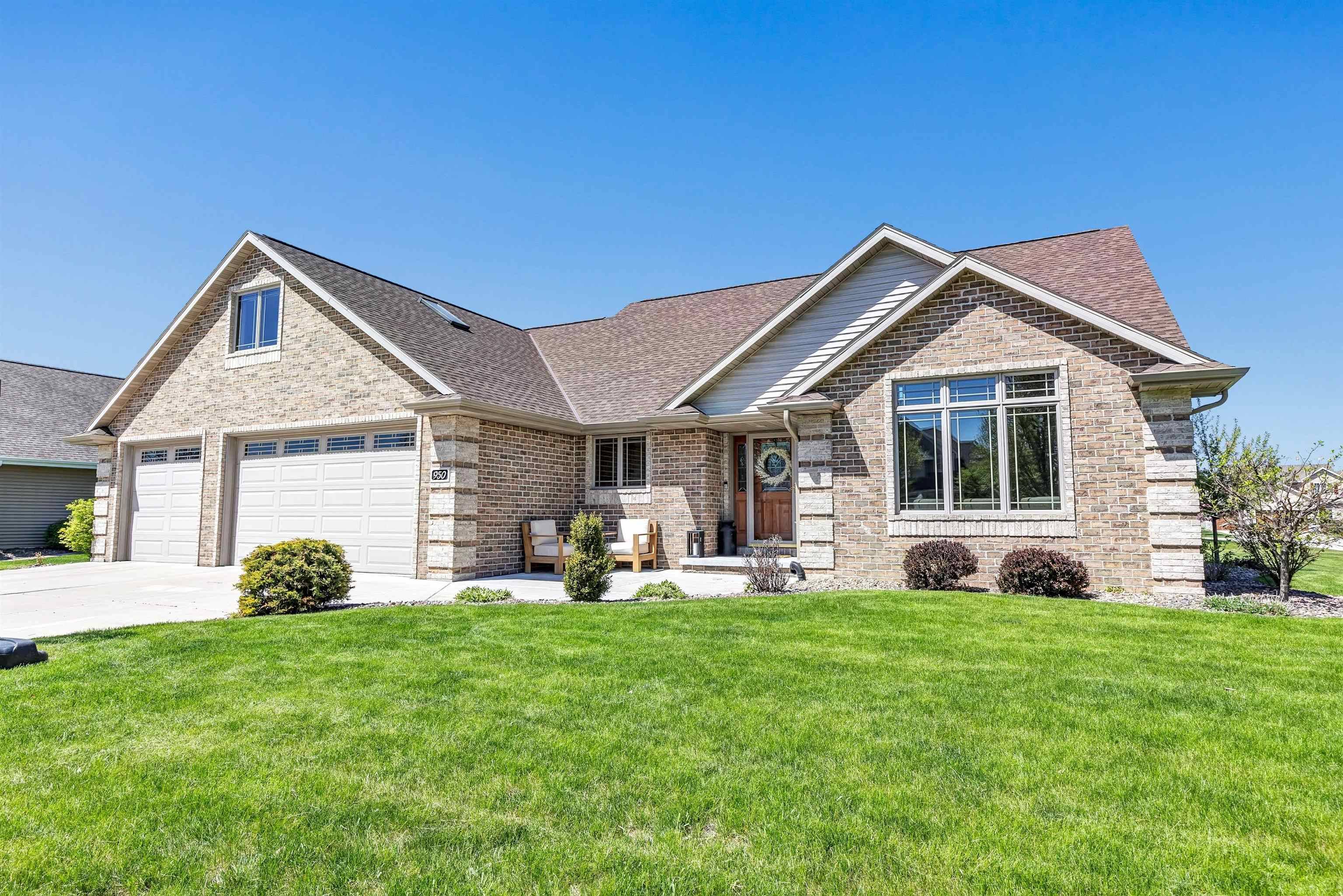950 SPRINGFIELD DR, De Pere, WI 54115-7661